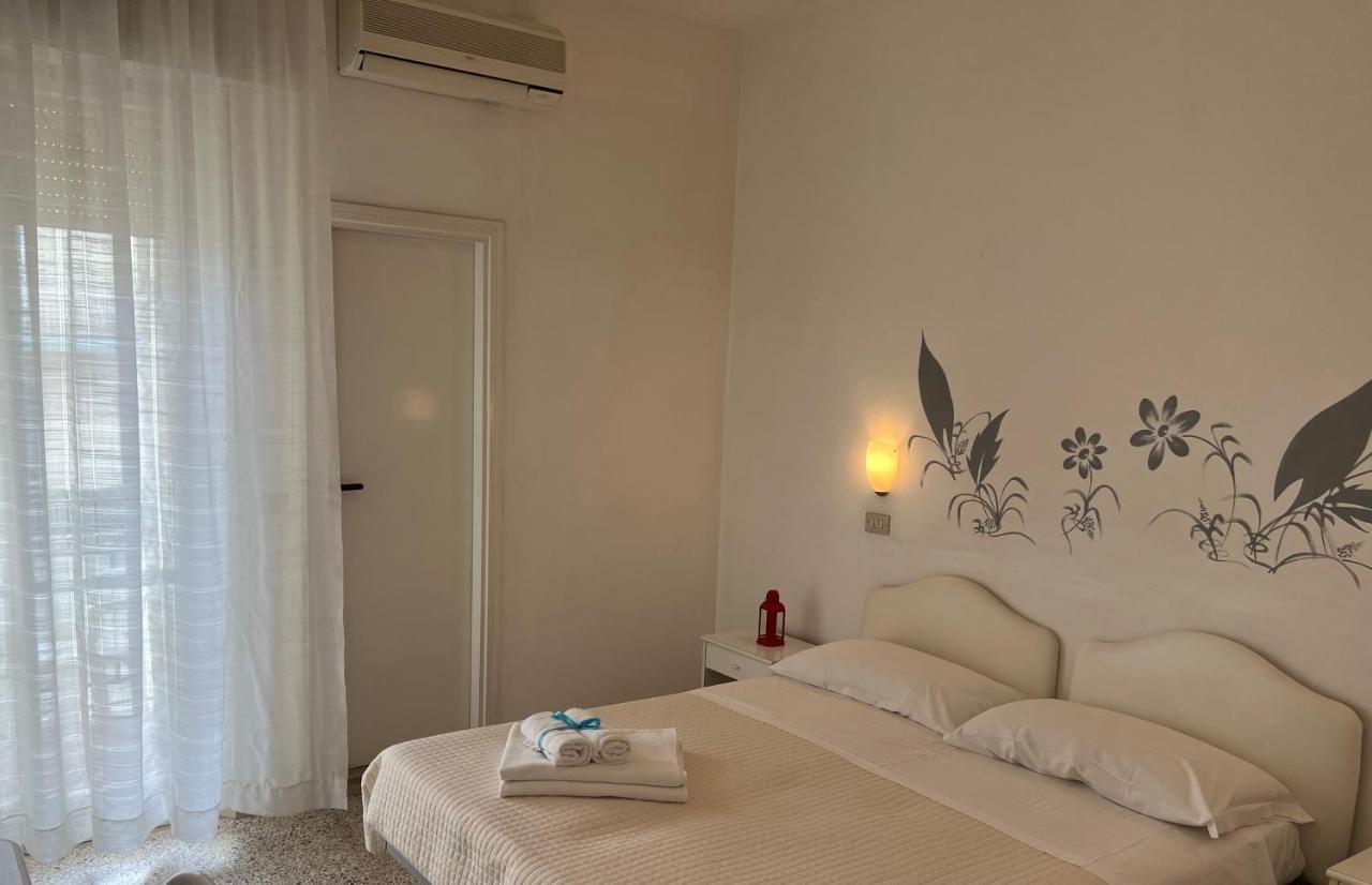 Albergo B&B Serafini Rimini Exterior foto